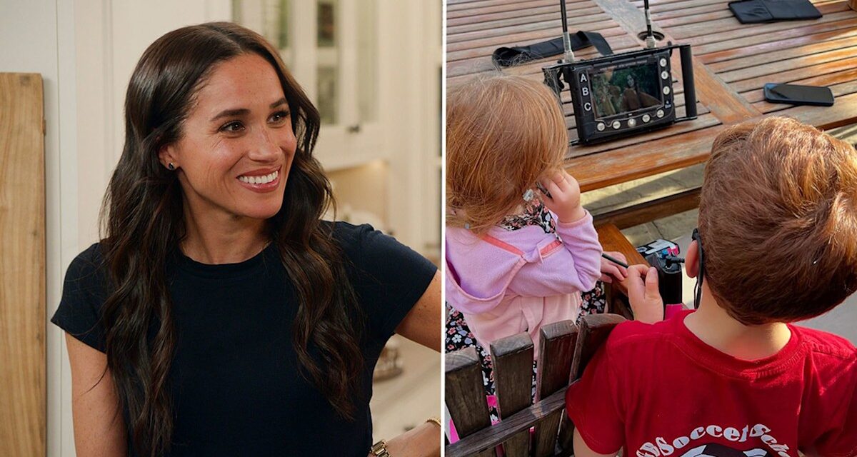 Le prince archie aux cheveux roux et la princesse Lilibet sont les petits aides de Meghan Markle dans de nouvelles photos précieuses