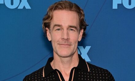 James van der Beek fait une apparition surprise à Dawson&rsquo;s Creek Réunion après avoir annulé au milieu de la bataille du cancer de stade 3