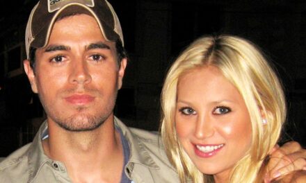 Enrique Iglesias brise le silence sur la quatrième grossesse d&rsquo;Anna Kournikova à 44 ans
