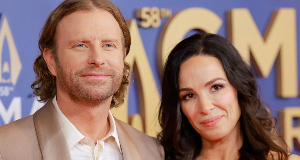 Dierks Bentley et sa femme de 19 ans révèlent des arrangements de sommeil bizarres