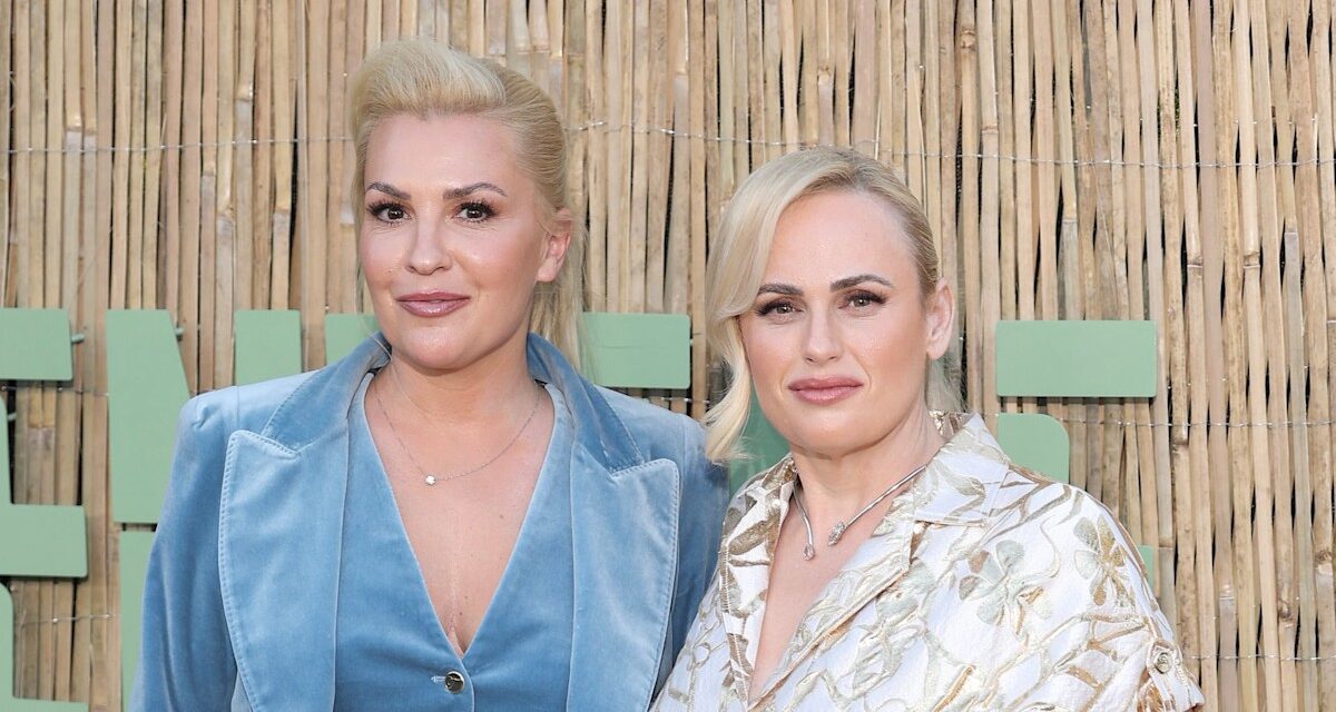 La fille de Rebel Wilson, Royce, a l&rsquo;air si grandi dans de nouvelles photos de la célébration de la famille