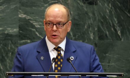 Live: Le prince Albert de Monaco commence sa visite au Rwanda