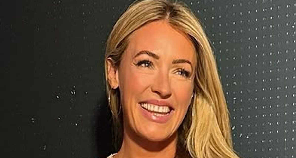 La rotation intelligente de Cat Deeley sur les points polka prouve qu&rsquo;ils sont parfaits pour l&rsquo;automne