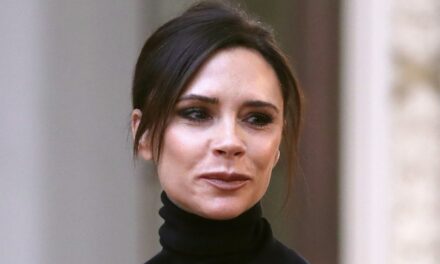 Victoria Beckham vient de faire ses débuts dans la coiffure mi-longueur «sans effort» pour les femmes 40+