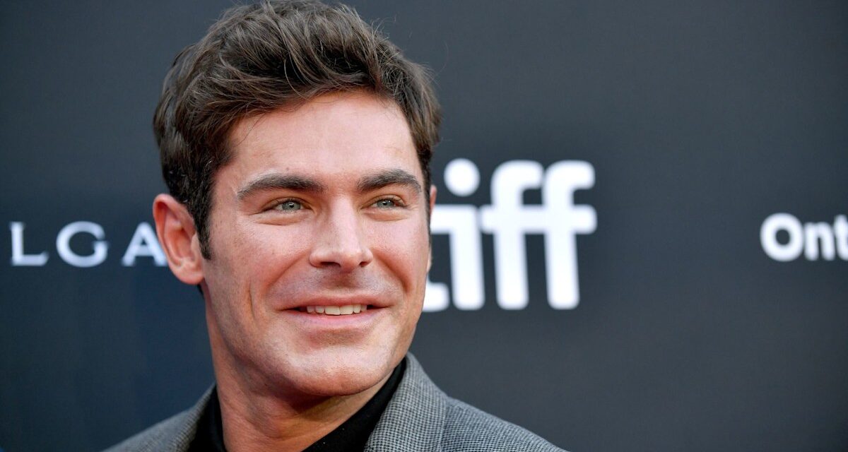 Zac Efron a l&rsquo;air complètement méconnaissable pendant les vacances italiennes romantiques