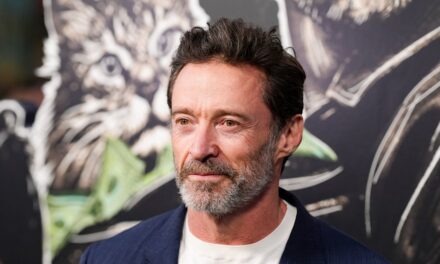 Hugh Jackman envoie les fans dans une frénésie avec une transformation des cheveux majeure