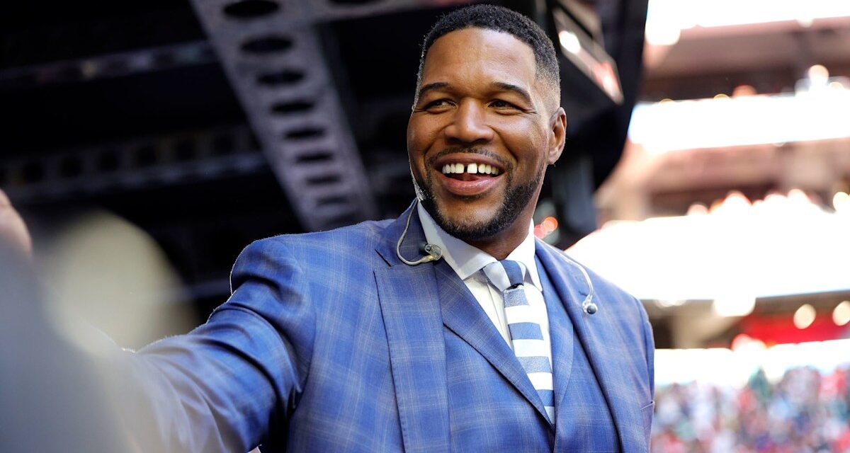 Michael Strahan fait une révélation de perte de poids au retour à GMA