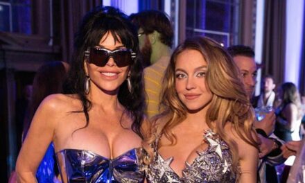 Lauren Sánchez s&rsquo;affronte avec Sydney Sweeney dans des enjeux de mode avec des corsets assortis