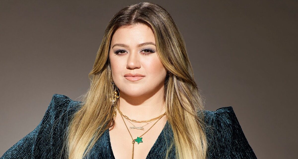 Kelly Clarkson accueille un nouveau chapitre après une tragédie familiale déchirante