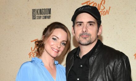 9-1-1: Kimberly Williams-Paisley de Nashville accueille un nouvel ajout à la famille alors qu&rsquo;elle célèbre le 54e anniversaire