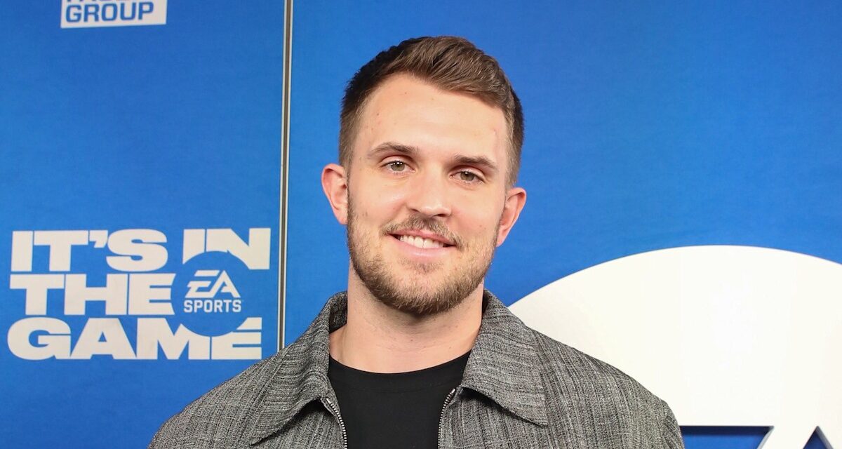 Rencontrez la fiancée du quart des Bengals Jake Browning alors qu&rsquo;elle porte une tenue risquée au jeu de la NFL