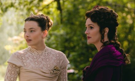 Le drame d&rsquo;époque «délicieux» de Netflix avec la star des Buccaneers semble incontournable