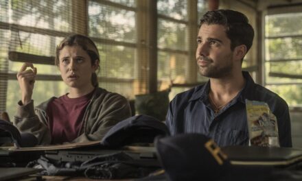 Les téléspectateurs &lsquo;accro&rsquo; &lsquo;sur le premier épisode «formidable» du nouveau drame criminel en 7 parties