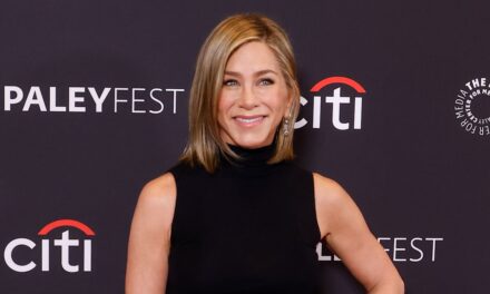Jennifer Aniston révèle un secret incroyable à sa figure de taille 2