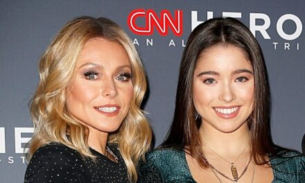 La fille de Kelly Ripa impressionne avec sa photo de bikini torride et ses cheveux inspirés de Raiponce