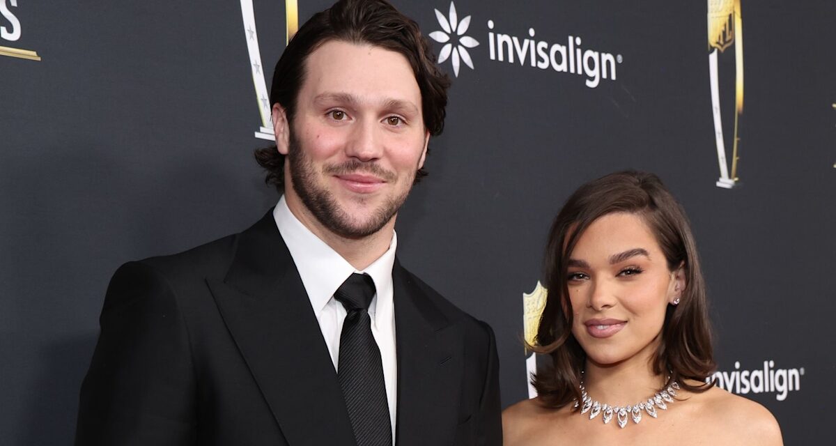 Josh Allen de Buffalo Bills maintient une importante tradition d&rsquo;avant-match avec Hailee Steinfeld malgré son «  très spontanée  »