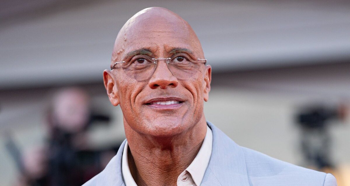 La réponse de Dwayne Johnson à une ovation debout de 15 minutes au Fonge Fonge du film Venise Choque les fans