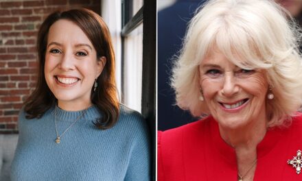 L&rsquo;auteur de Bridgerton, Julia Quinn, révèle l&rsquo;admiration pour la reine «vraiment cool» Camilla – exclusive