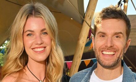 10 photos les plus mignonnes de Joel Dommett et du fils aux cheveux bouclés de l&rsquo;épouse modèle Wilde