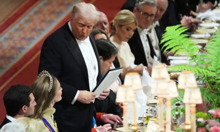 Le moment gênant Donald Trump remercie la «reine» Kate au lieu de Camilla