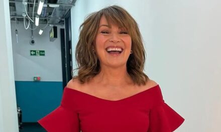 J&rsquo;ai espionné toutes les robes de célébrité NTA que vous pouvez réellement acheter, de Lorraine Kelly à Ruth Jones