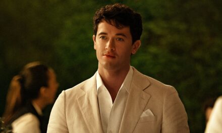 Les fans déjà «obsédés» par les nouveaux gens rom-com de Netflix que nous rencontrons en vacances