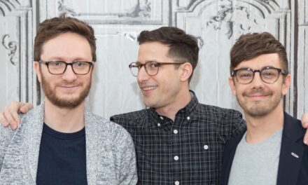 L&rsquo;ancienne star de la SNL souffre d&rsquo;horrible chute de 20 pieds, laissée incapable de marcher pendant 3-6 mois alors que les co-stars se rassemblent autour de lui