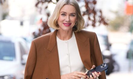 Un styliste de mode dit que ce sont les cinq tendances clés de l&rsquo;automne pour les plus cool de 50 ans