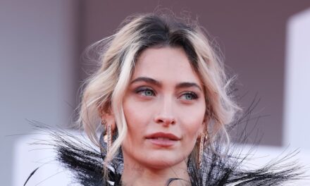 Paris Jackson affirme que Michael Jackson Biopic est «enduit de sucre» et plein de «mensonges»
