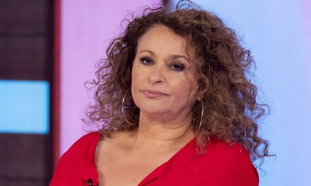 Le tableau de bord de l&rsquo;hôpital de Nadia Sawalha pour un membre de la famille «vraiment mal à bien» alors qu&rsquo;elle annule tous les engagements de travail