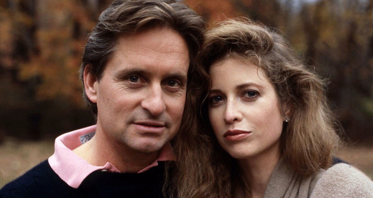 L&rsquo;ex-femme de Michael Douglas de 22 ans de remaries – au demi-frère de la princesse Diana