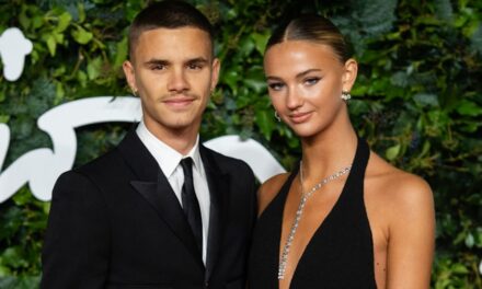 Romeo Beckham assiste à la fête aux côtés de l&rsquo;ex-petite amie Mia Regan
