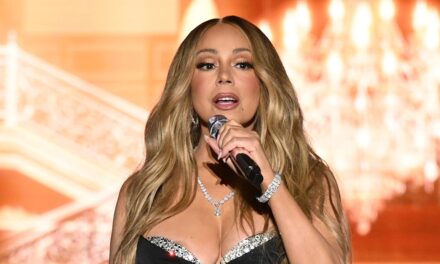 Mariah Carey a l&rsquo;air magnifique dans 10 millions de dollars de bijoux chez les VMA