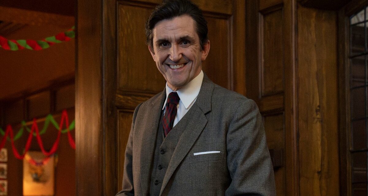 Exclusif: appelez la sage-femme Stephen McGann taquine la saison 15 – «Les choses deviennent réelles»
