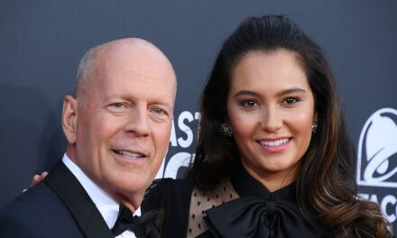 Le premier symptôme de Bruce Willis que l&rsquo;épouse Emma Heming ne pouvait pas croire a conduit au diagnostic de la FTD