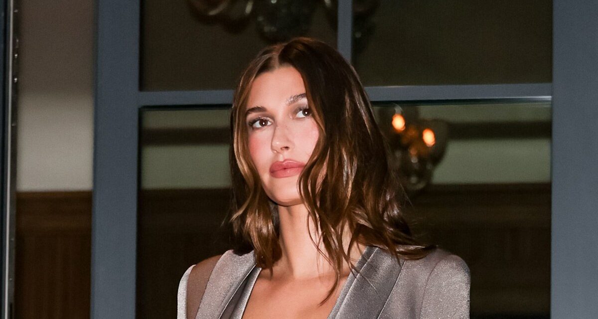 Hailey Bieber vient de prendre la tendance «  pas de pantalons &lsquo;