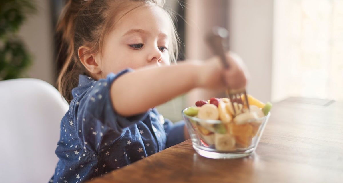 Habitudes alimentaires saines pour les enfants: comment arrêter les collations insensées