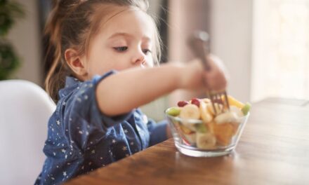 Habitudes alimentaires saines pour les enfants: comment arrêter les collations insensées