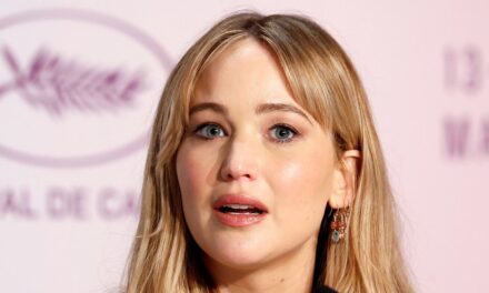 Jennifer Lawrence a peut-être révélé le nom de son bébé de la manière la plus inattendue
