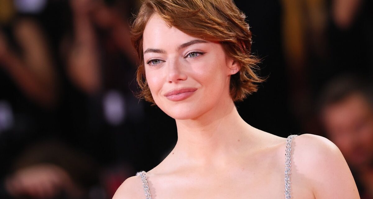 Emma Stone lance la transformation des cheveux de la Sienna «  Sienna  » après s&rsquo;être rasé la tête pour un nouveau rôle audacieux
