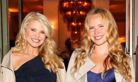 Christie Brinkley et sa fille Sailor volent le spectacle dans des robes moulantes pour une nouvelle apparence étonnante