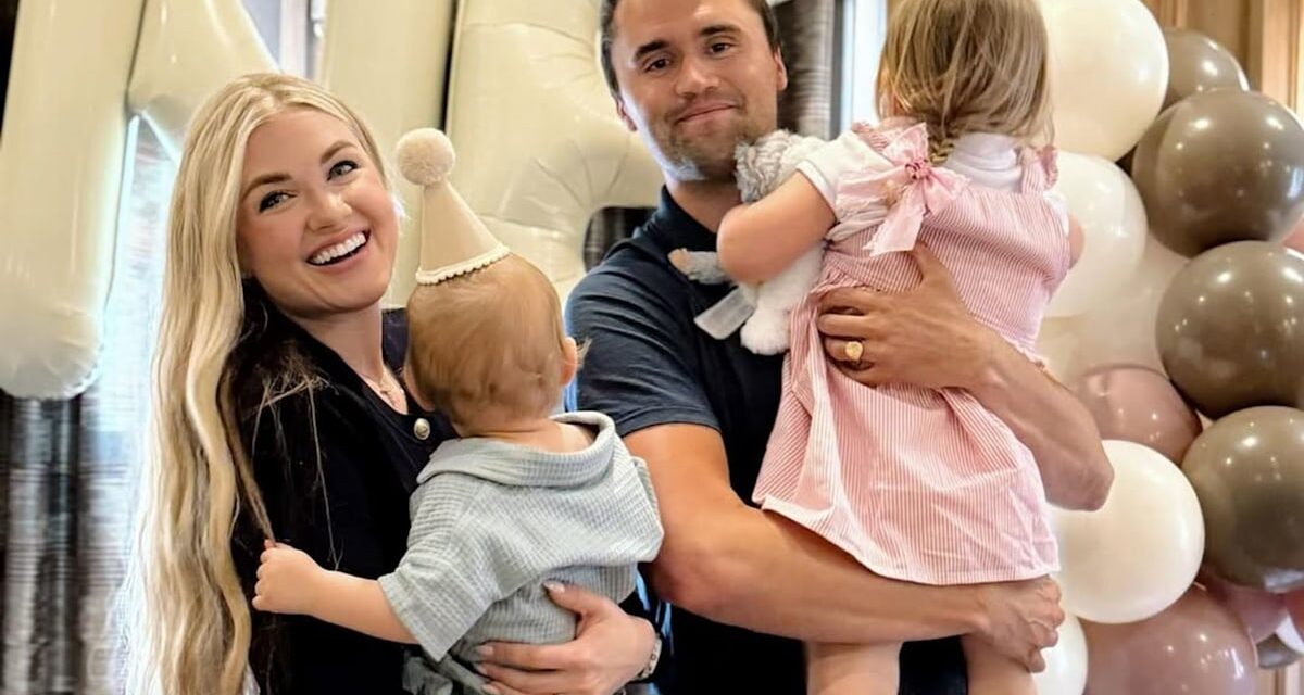 La veuve de Charlie Kirk, Erika, partage des mots déchirants à sa fille, 3