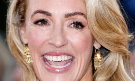 Cat Deeley vient de porter le jean le plus flatteur que vous devriez porter au milieu de la 40 ans