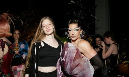 La fille éloignée d&rsquo;Elon Musk, Vivian, 21 ans, étouffe les débuts de NYFW