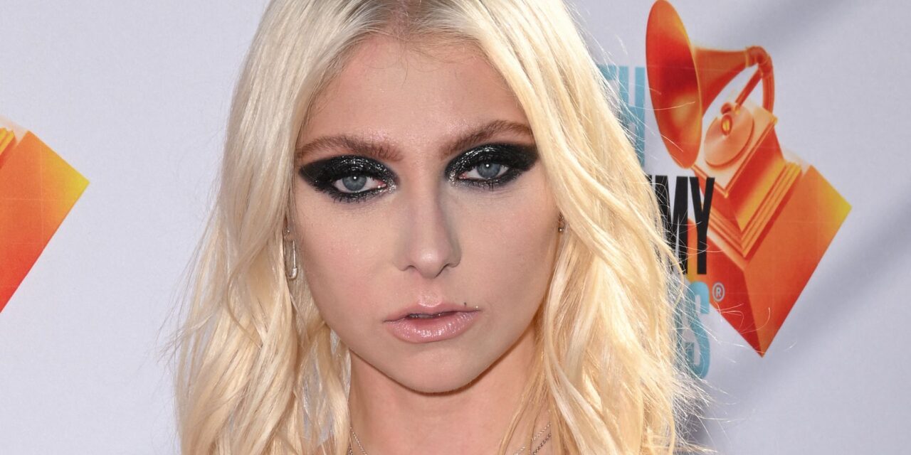 Les fans de Taylor Momsen sont partis stupéfaits par son physique dans une nouvelle vidéo une décennie après les jours de Gossip Girl