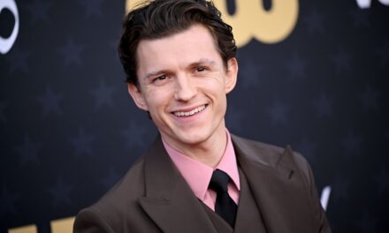 Tom Holland partage la première mise à jour après Spider-Man: un nouvel accident de jour
