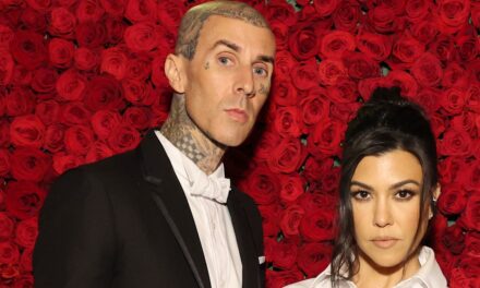 Le nouveau look de Kourtney Kardashian laisse Travis Barker perdu pour les mots