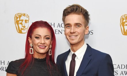 Dianne Buswell et Joe Sugg indiquent la date d&rsquo;échéance de bébé avec la 1ère tenue «adorable»