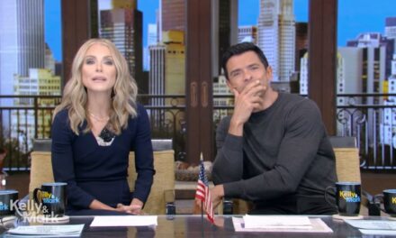Kelly Ripa brise le protocole avec des commentaires rares sur la télévision en direct