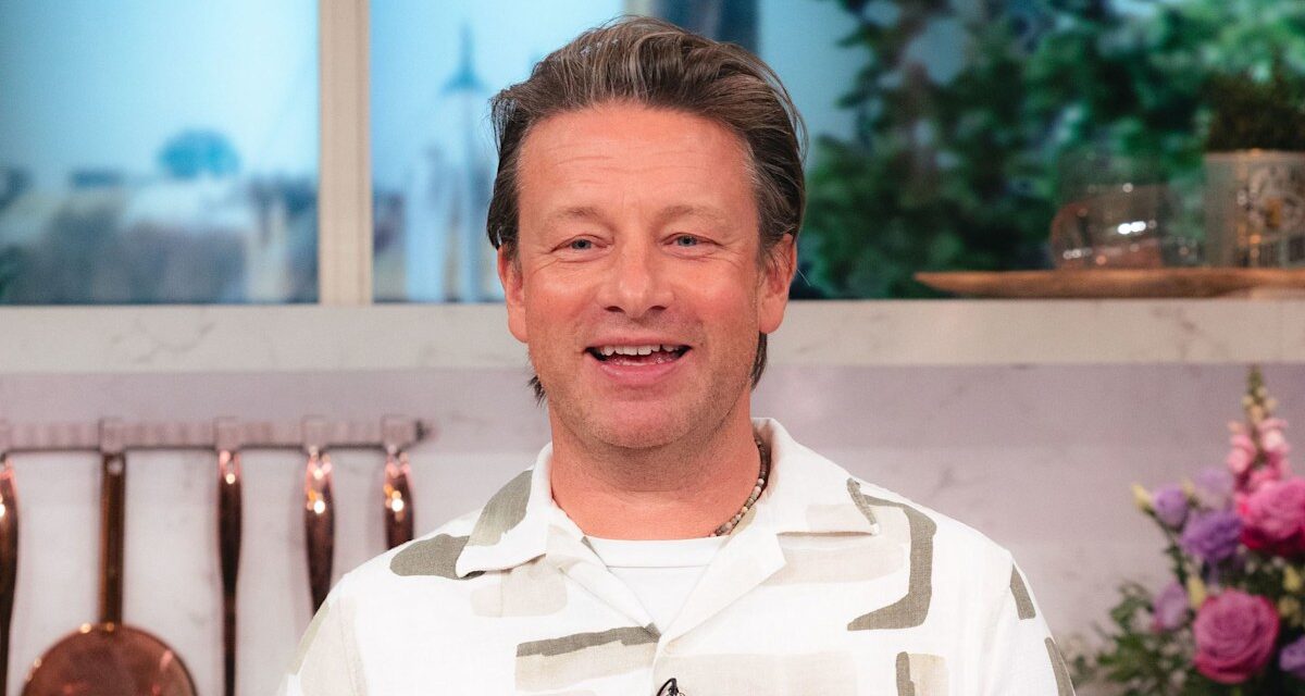 Le fils de Jamie Oliver, Buddy, 14 ans, est une star de la télévision naturelle dans la photo en coulisses